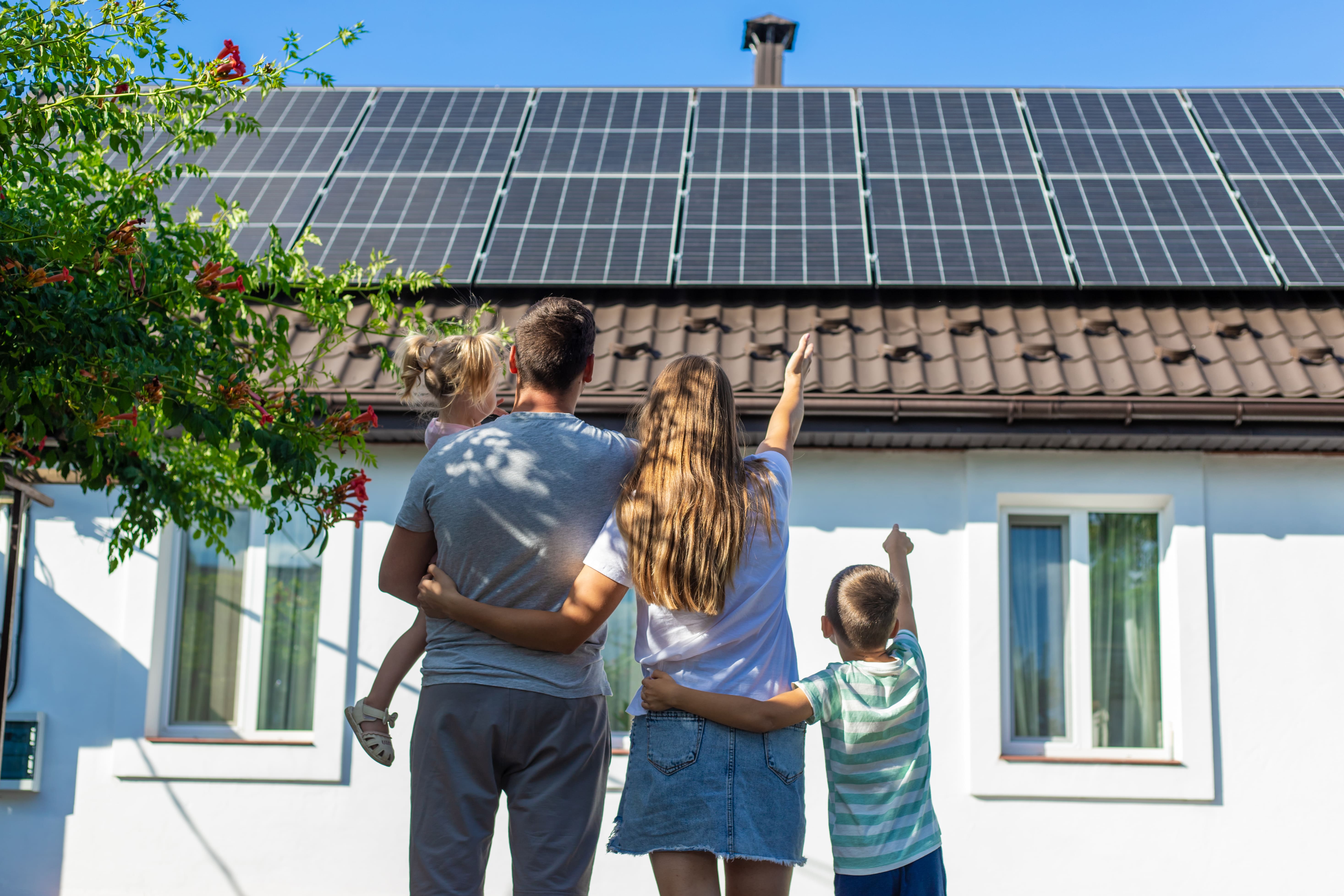 Batteries Solar Revolt ou batteries EcoFlow ? 8 Famille satisfaite avec Solar Revolt