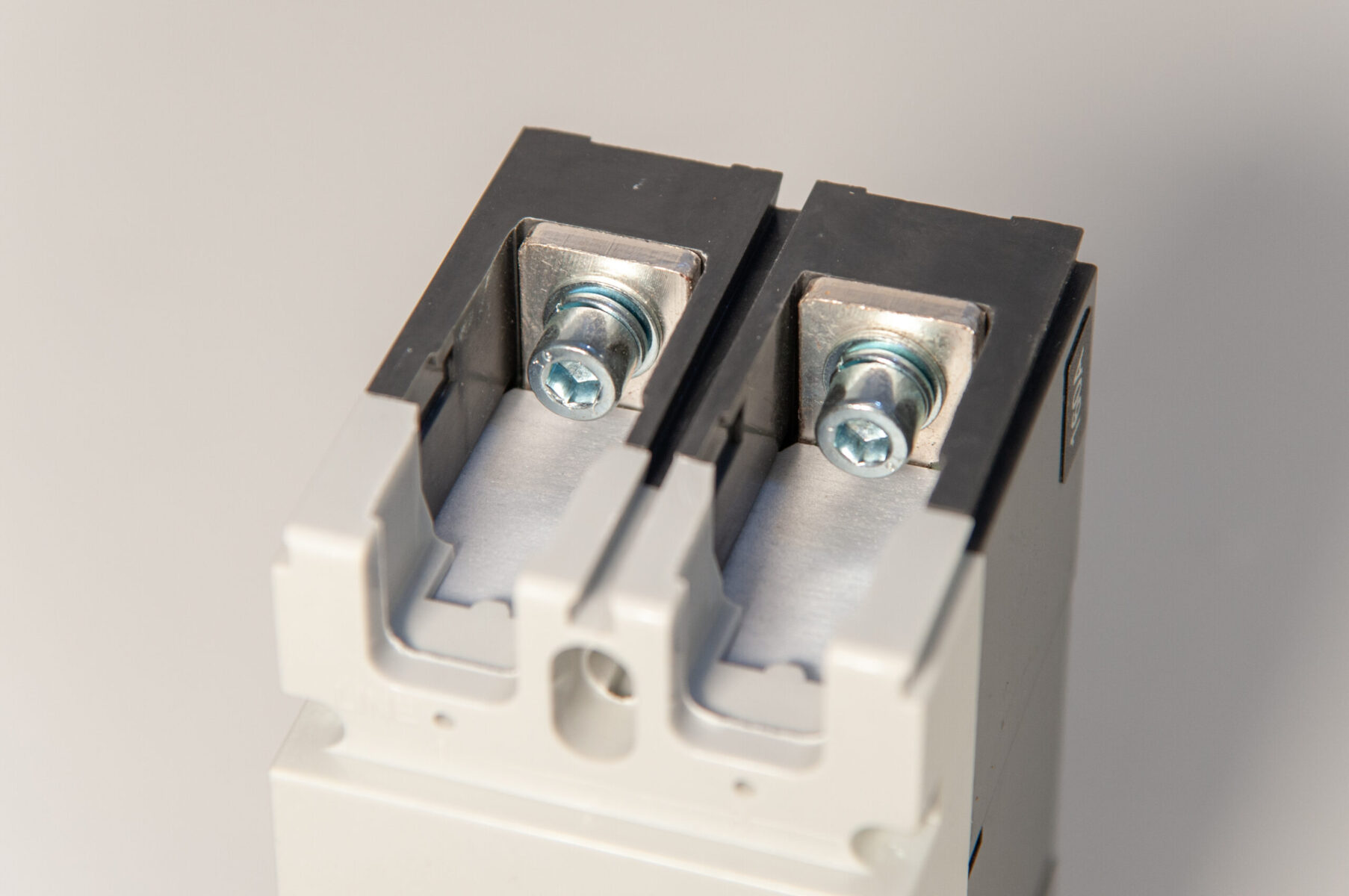 Sectionneur DC 160A – 2 Pôles – jusqu'à 550V - cache de protection inclus | SR-SEC160A2 – Image 4