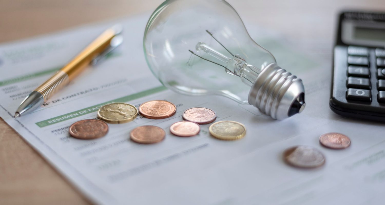 L’électricité en France : 20 ans de hausse et comment s’en protéger